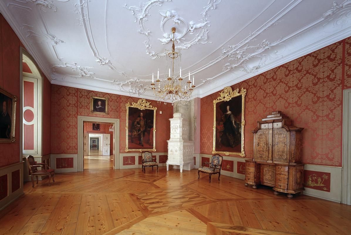 Erstes Rotes Zimmer oder auch Audienzzimmer des Neuen Schlosses Tettnang