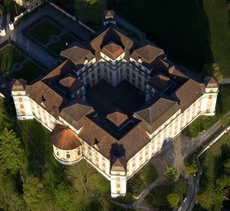 Luftbild des Neuen Schlosses Tettnang