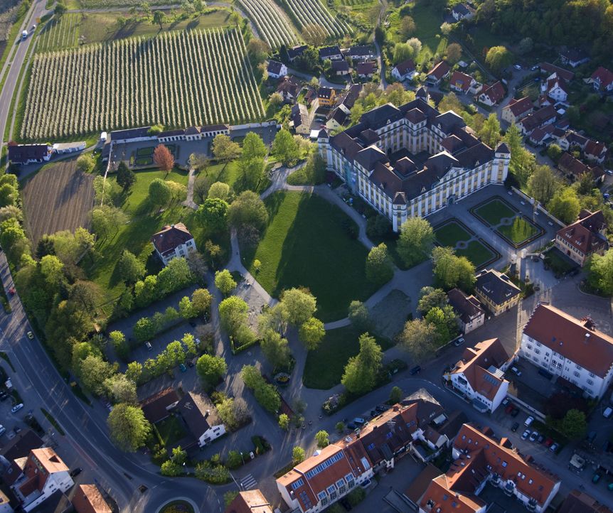 Luftaufnahme des Neuen Schlosses Tettnang