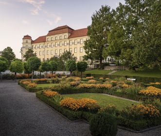 Neues Schloss Tettnang mit Gartenanlage
