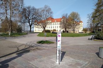 Neues Schloss Tettnang, Radservice in der Schlossstraße